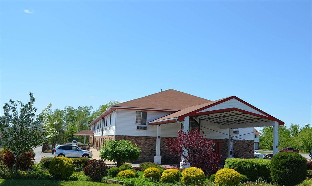 Travelodge Inn & Suites By Wyndham Muscatine Εξωτερικό φωτογραφία