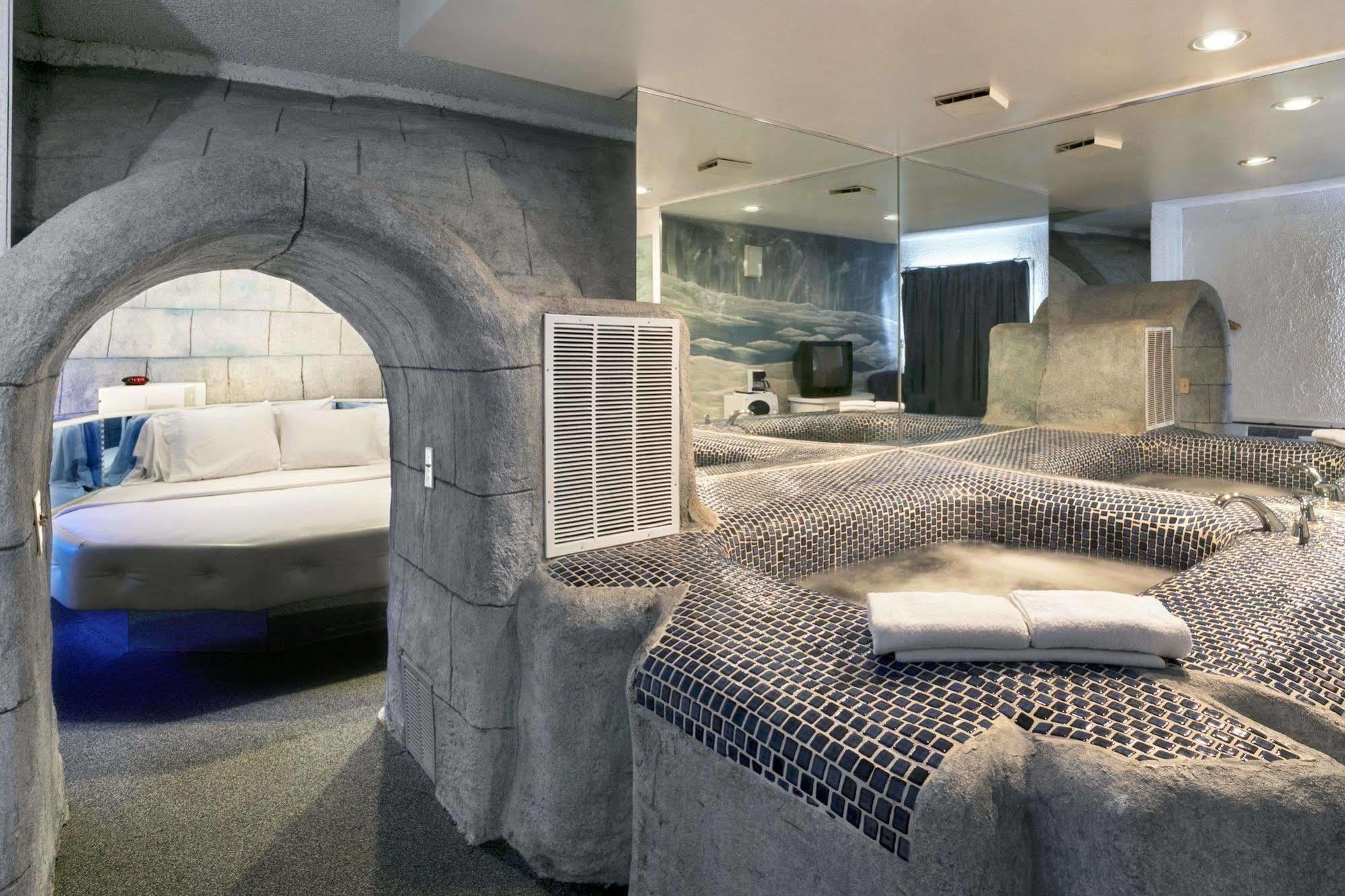 Travelodge Inn & Suites By Wyndham Muscatine Εξωτερικό φωτογραφία
